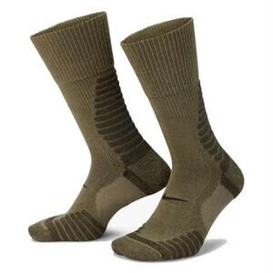 New Nike Outdoor Cush Crew Socks in Med Olive size W 4-6 / Youth 3Y-5Y